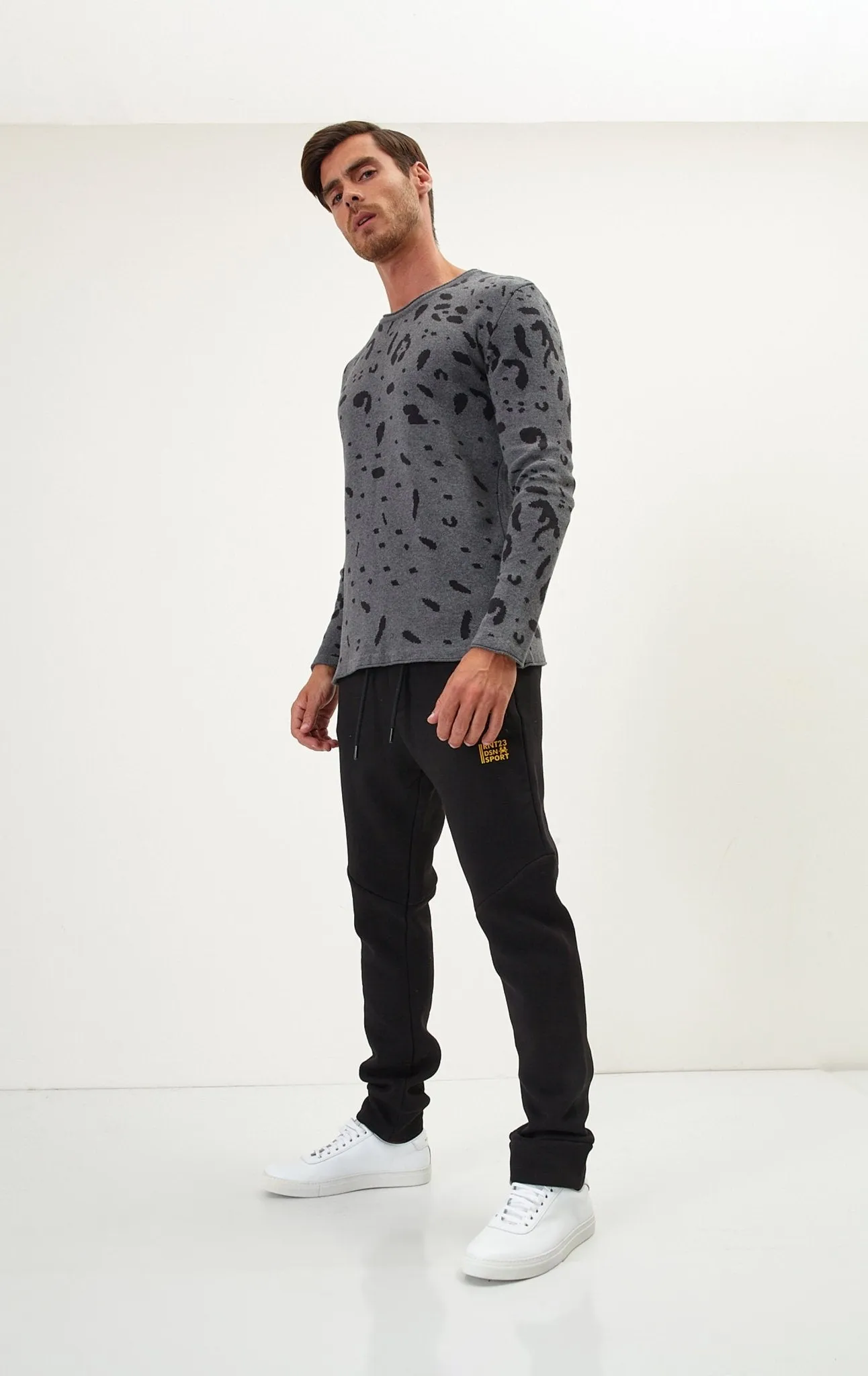 Cryptic Sweater - Anthracite Black