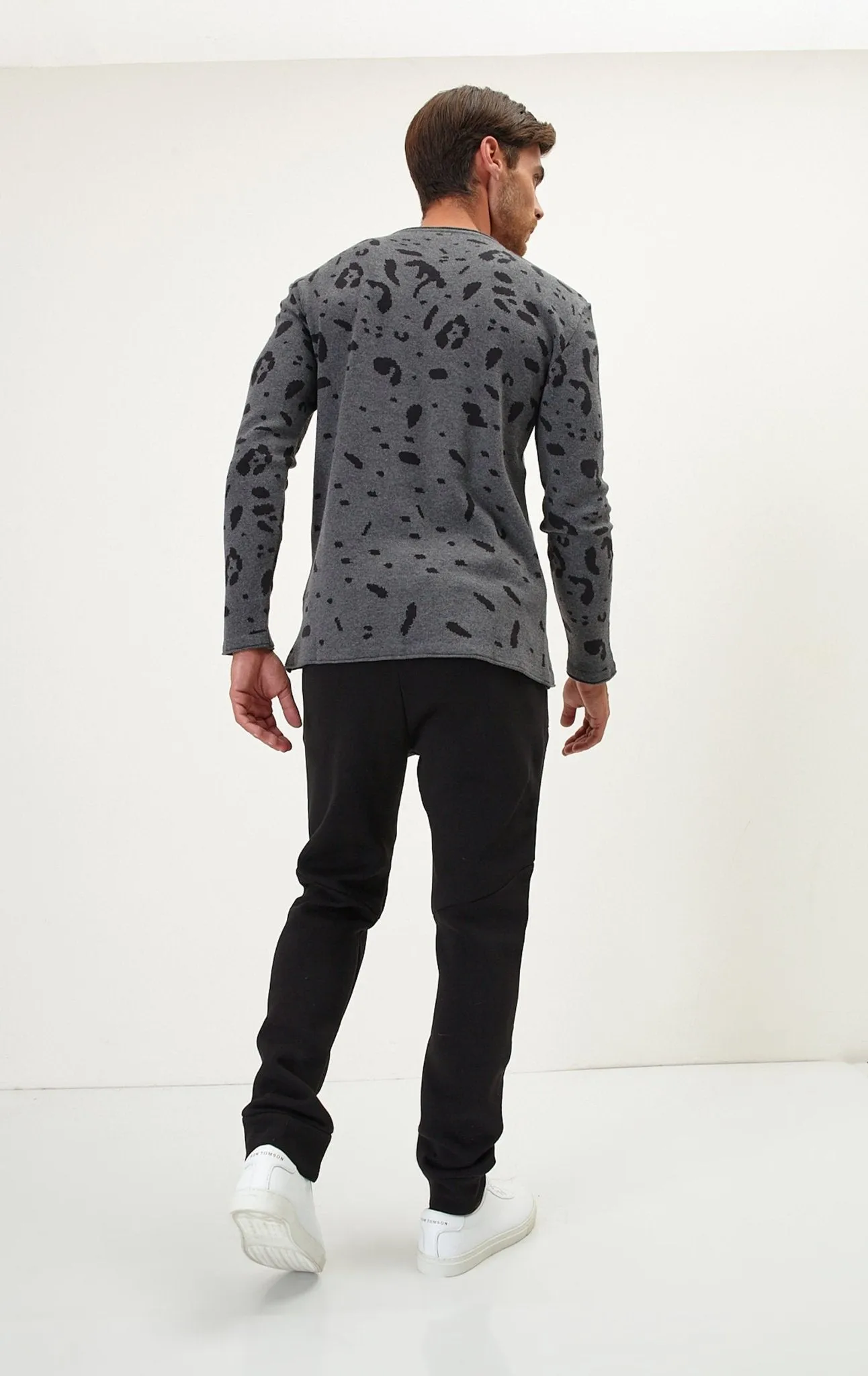 Cryptic Sweater - Anthracite Black