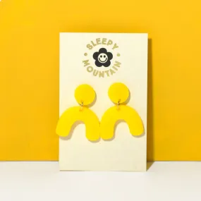 Mini arch dangle earrings in sunshine yellow